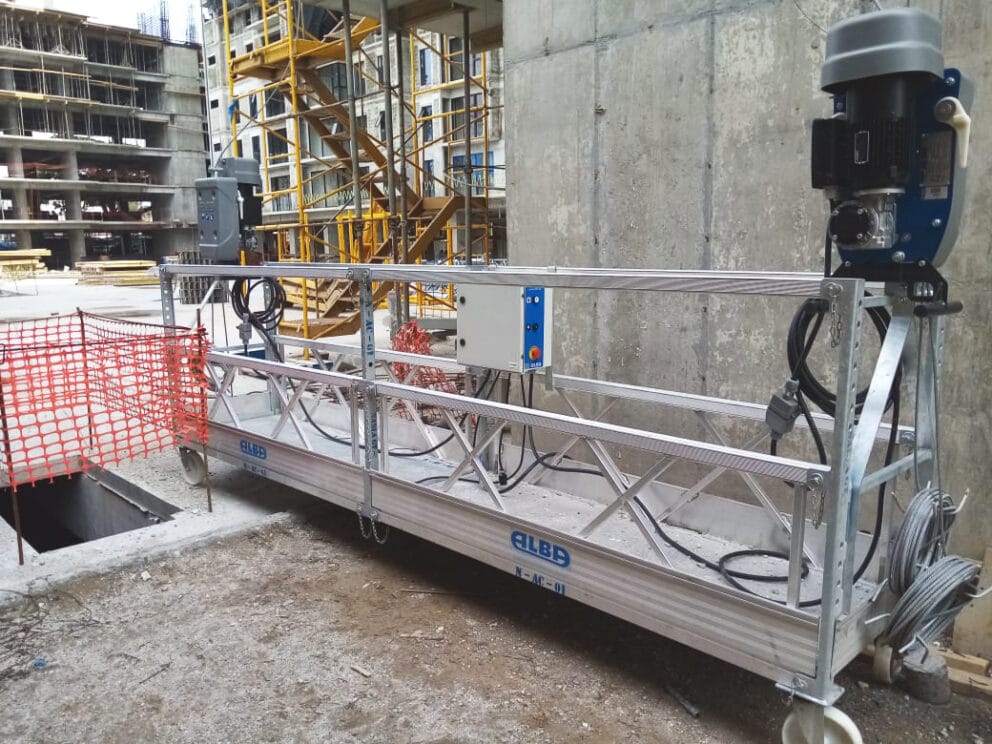 ALBA-MACREL-GROUP-ANDAMIO-COLGANTE-ELECTRICO-SCAFFOLDING-ECHAFAUDAGE-2-992x744